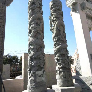 石雕龍柱