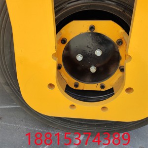 ST3500D前鋼后膠座駕式壓路機(jī) 水穩(wěn)層瀝青路面壓實(shí)好幫手