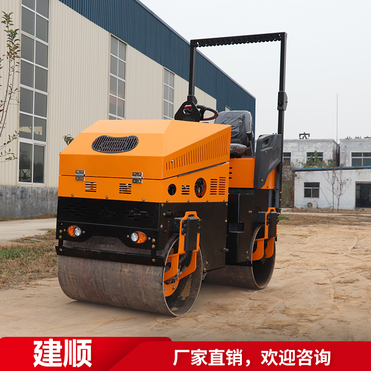 座駕式小型壓路機(jī) 振動(dòng)式柴油動(dòng)力壓實(shí)機(jī) 管道回填壓土機(jī)壓路機(jī)