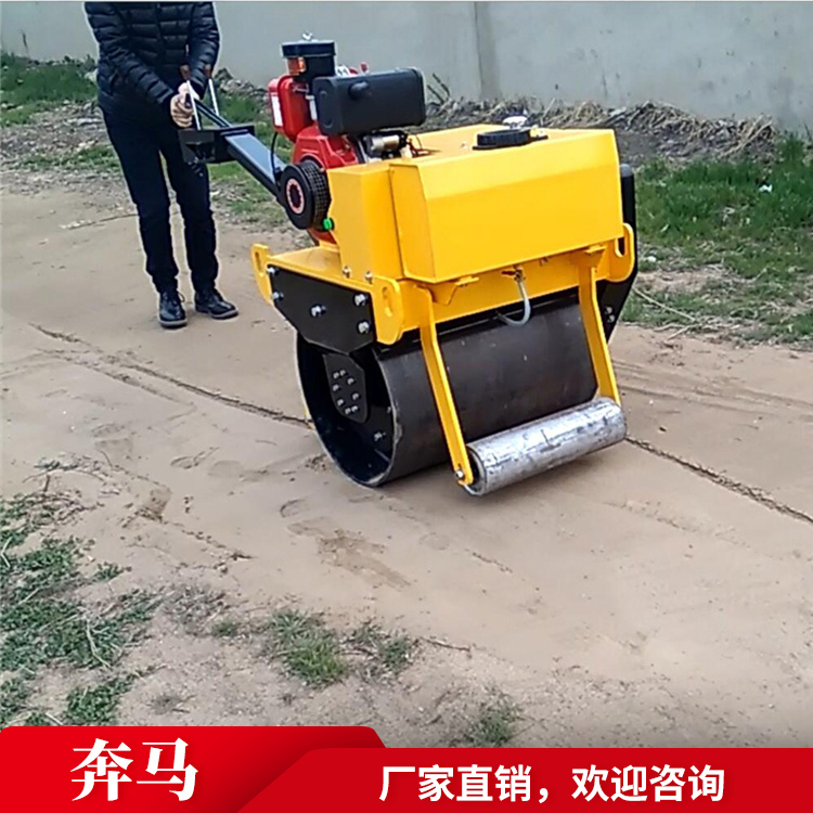多種型號(hào)小型壓路機(jī)銷售供應(yīng) 廠家批發(fā)生產(chǎn)小型壓路機(jī) 奔馬工程機(jī)械